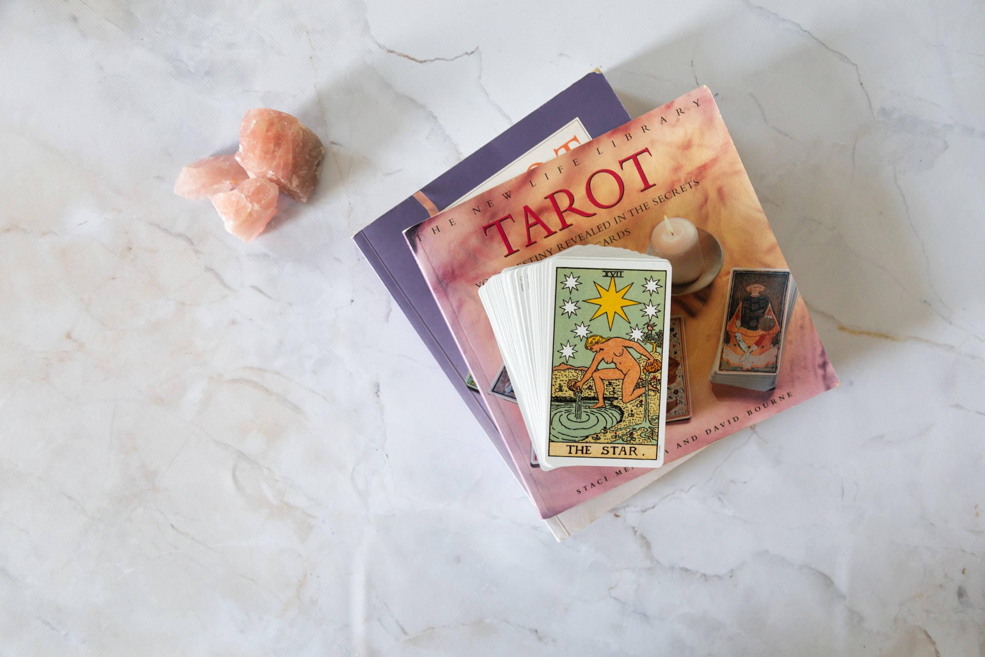 You are currently viewing Qu’est-ce que le Tarot et comment l’utiliser au quotidien ?